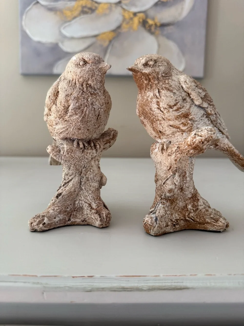 Rustic Cream/Brown Pair of Decorative Bird Sculptures made of Resin- Set of 2